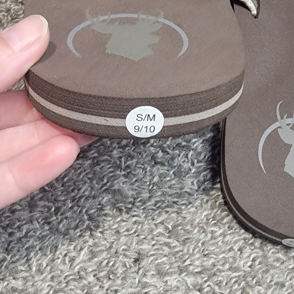 Realtree Brown Camouflage Slide Sandals - Picture 3 of 6